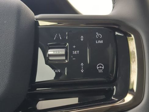 Certified 2025 Land Rover Range Rover Evoque S AWD/4WD image 24