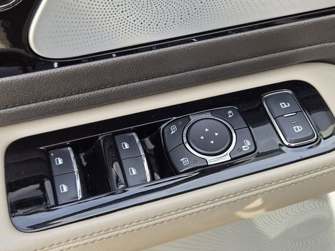 Used 2023 Lincoln Aviator Reserve w/ Equipment Group 201A image 26
