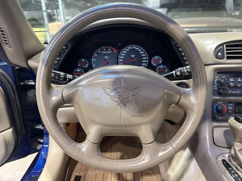 Used 2004 Chevrolet Corvette Convertible w/ Preferred Equipment Group RWD image 99