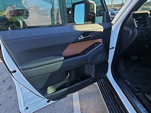 Used 2025 Lexus GX 550 image 10