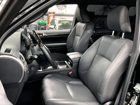 Used 2023 Lexus GX 460 Premium w/ Accessory Package image 8