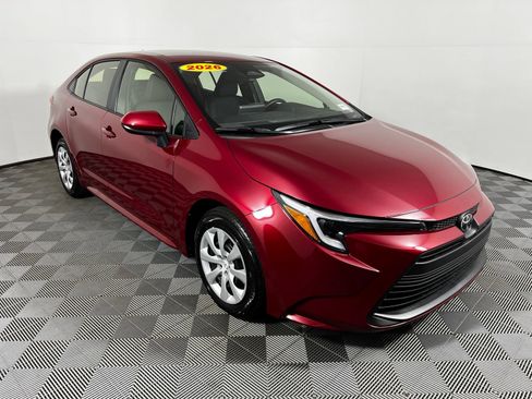 Used 2026 Toyota Corolla LE FWD image 3