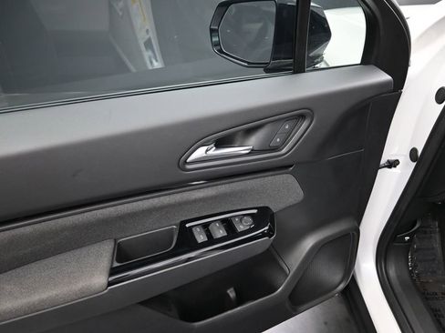 Used 2024 Honda Prologue EX image 17