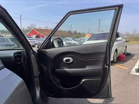 Used 2018 Kia Soul + image 23