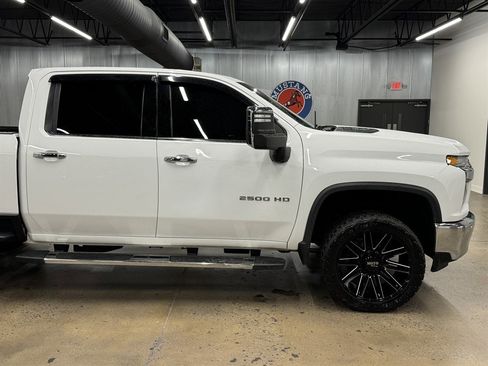 Used 2020 Chevrolet Silverado 2500 LTZ w/ LTZ Plus Package AWD/4WD image 18