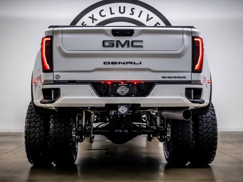 Used 2025 GMC Sierra 3500 Denali Ultimate image 10