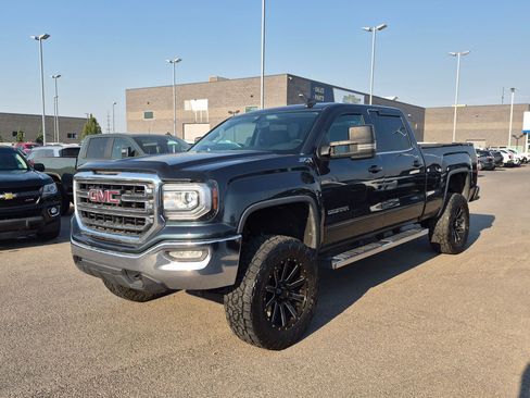 Used 2018 GMC Sierra 1500 SLE w/ SLE Fleet Preferred Package AWD/4WD image 8