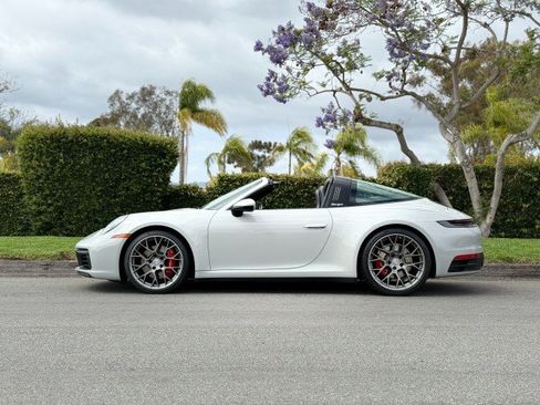 Used 2021 Porsche 911 AWD/4WD image 2