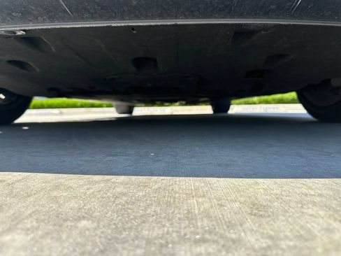 Used 2017 Genesis G90 5.0 Ultimate RWD image 8