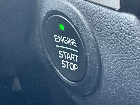 Used 2021 Ford Escape SE w/ SE Sport Appearance Package FWD image 21