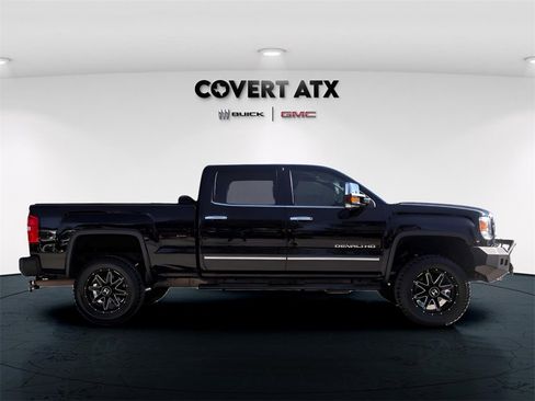 Used 2019 GMC Sierra 2500 Denali w/ Suspension Package, Off-Road image 8