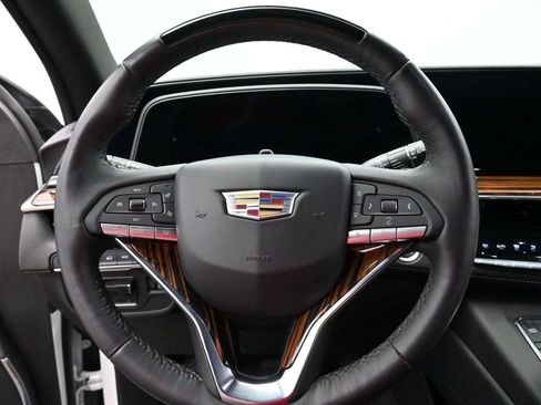 Certified 2024 Cadillac Escalade ESV Premium Luxury w/ Performance Package AWD/4WD image 20