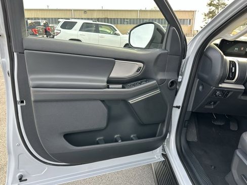 Used 2025 Ford Expedition Active image 17