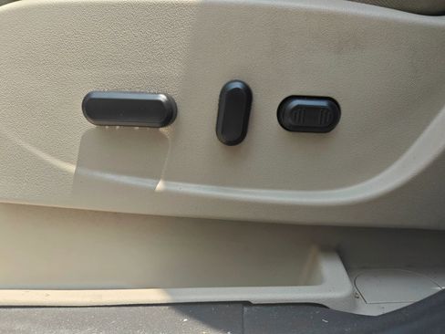 Used 2014 Ford Escape Titanium FWD image 15