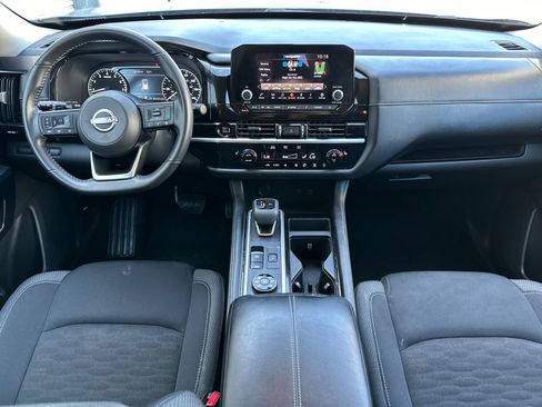 Used 2025 Nissan Pathfinder SV AWD/4WD image 14