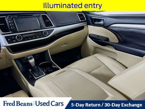 Used 2018 Toyota Highlander XLE image 27
