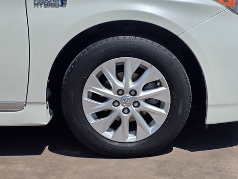 Used 2014 Toyota Prius Prime Advanced FWD image 13