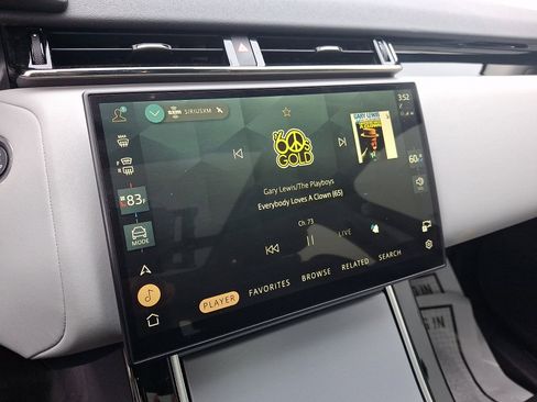 Used 2025 Land Rover Range Rover Velar S image 17