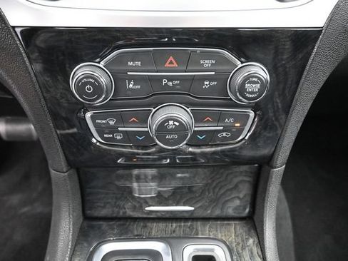 Used 2022 Chrysler 300 Touring L w/ Popular Equipment Group AWD/4WD image 21