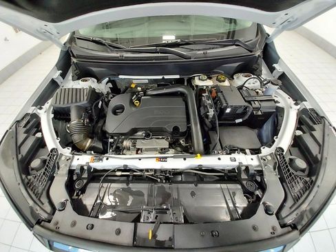 Used 2023 GMC Terrain SLE w/ Driver Convenience Package image 28