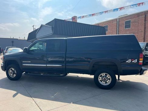 Used 2006 GMC Sierra 2500 SLE w/ Onstar Plus Package AWD/4WD image 4