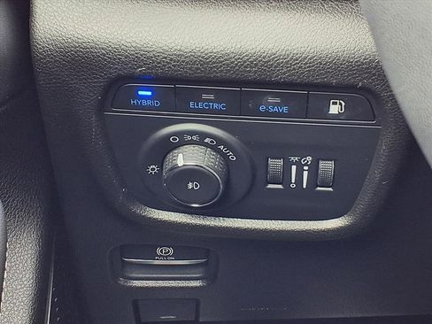 Used 2024 Jeep Grand Cherokee Limited 4xe image 18