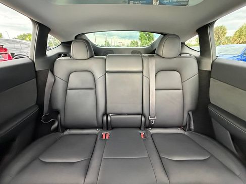 Used 2023 Tesla Model Y AWD image 17