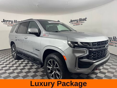Used 2024 Chevrolet Tahoe Z71 w/ Luxury Package AWD/4WD image 6