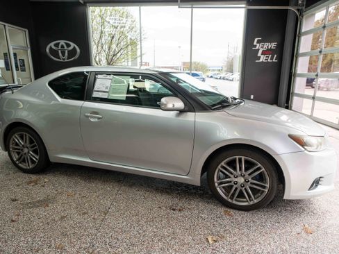 Used 2012 Scion tC image 5