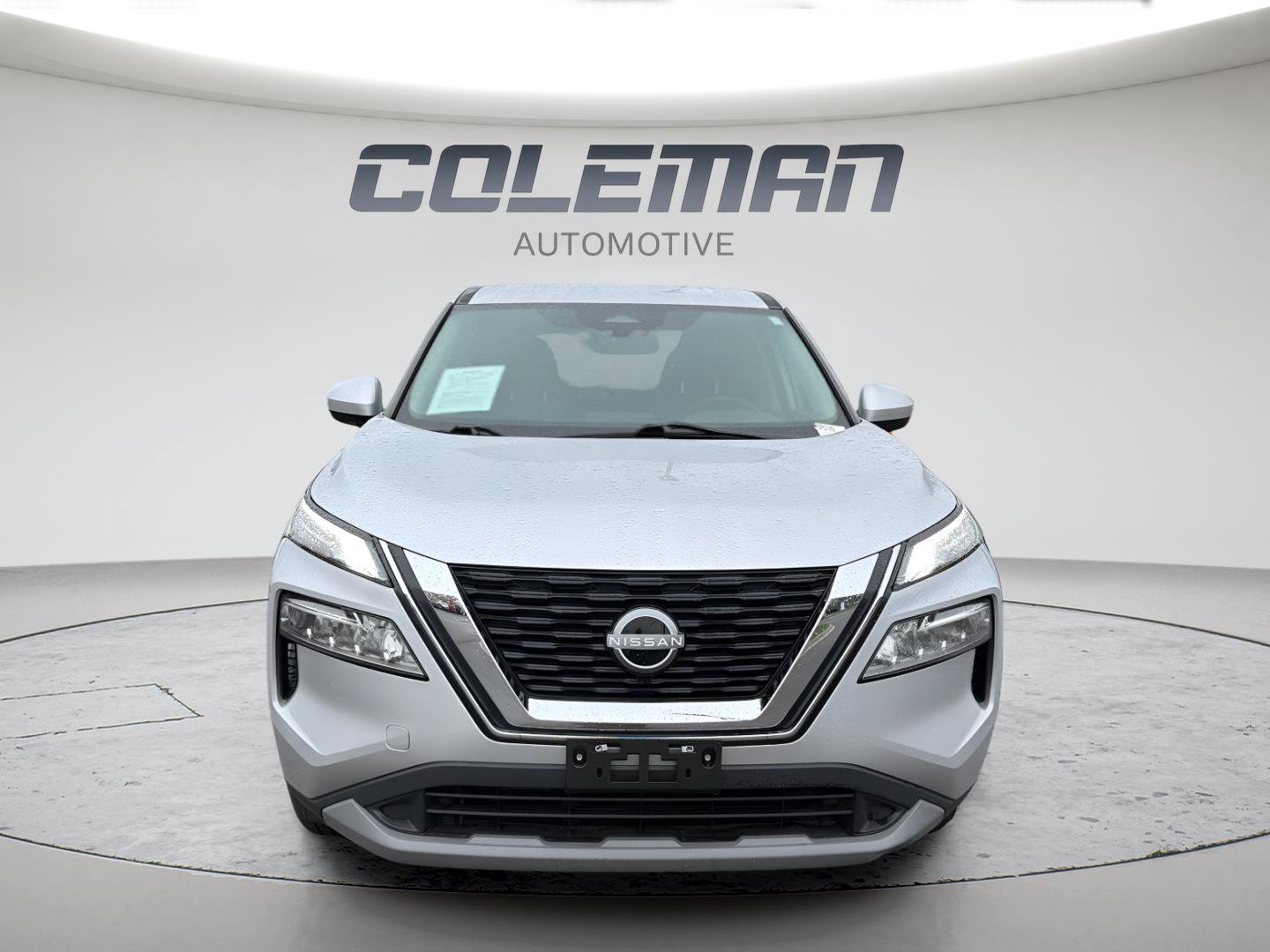 Used 2023 Nissan Rogue SV AWD/4WD image 2