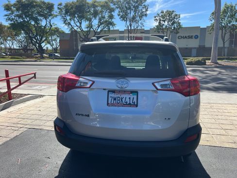 Used 2015 Toyota RAV4 LE FWD image 7