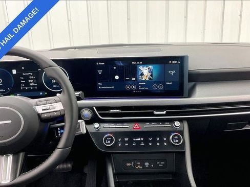 Used 2025 Hyundai Sonata Limited FWD image 7