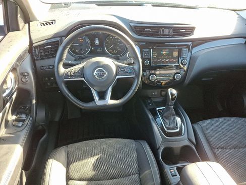 Used 2022 Nissan Rogue Sport SV w/ Technology Package image 11