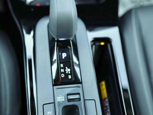 Used 2024 Toyota Prius XLE image 26