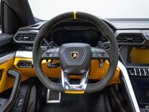 Used 2019 Lamborghini Urus AWD/4WD image 28