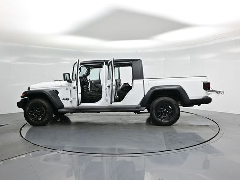 Used 2020 Jeep Gladiator Sport image 31