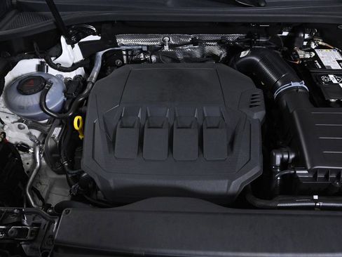 Used 2025 Audi Q3 2.0T Premium w/ Black Optic Sport Package image 24