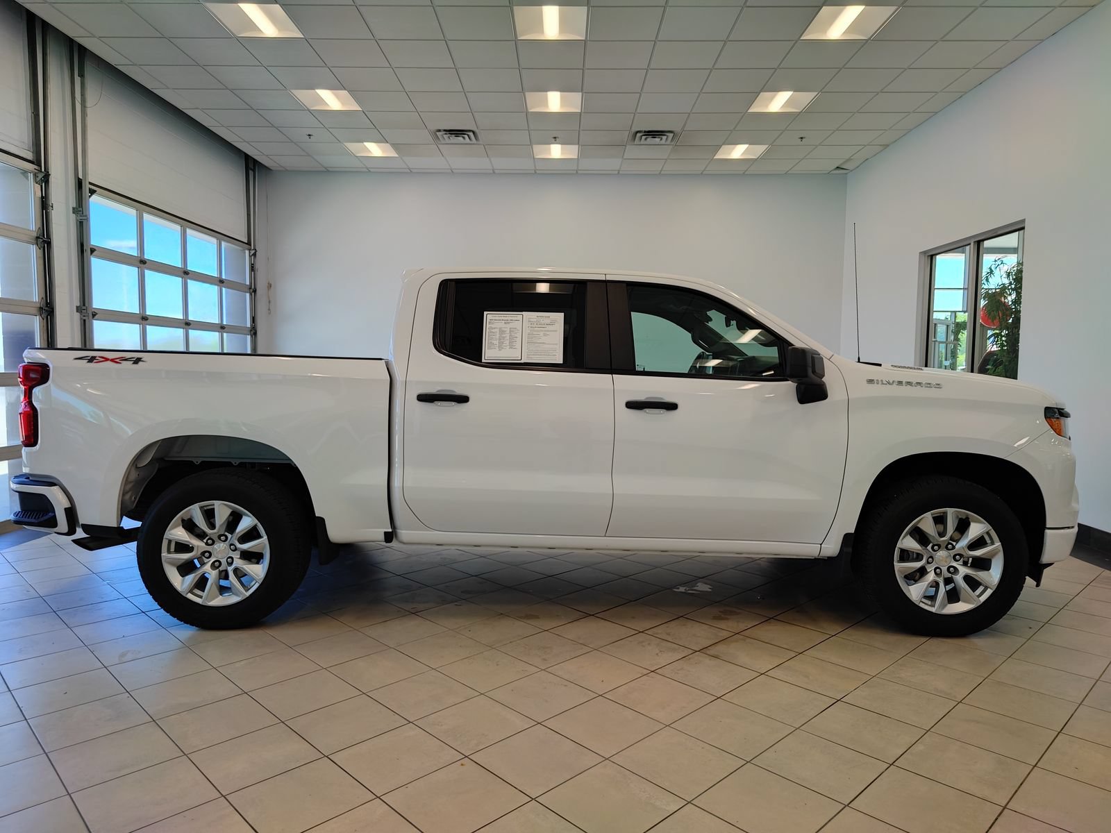 Used 2025 Chevrolet Silverado 1500 Custom AWD/4WD image 2
