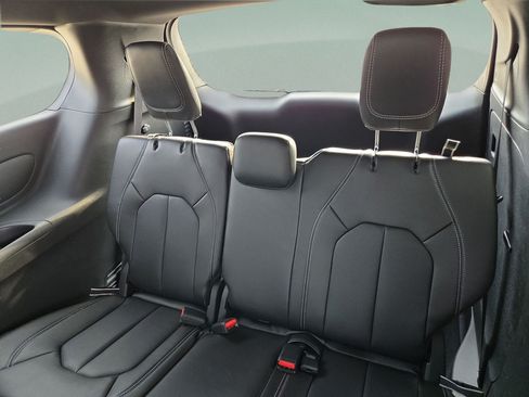 New 2026 Chrysler Pacifica Select FWD image 46