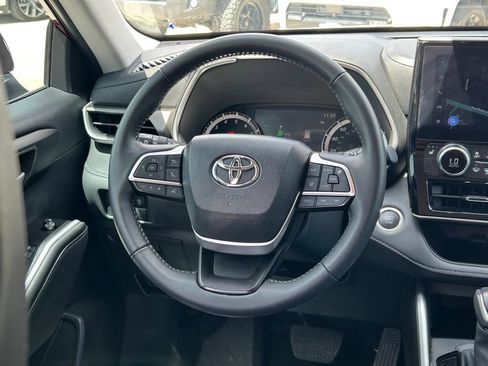 Certified 2026 Toyota Highlander XLE AWD/4WD image 42