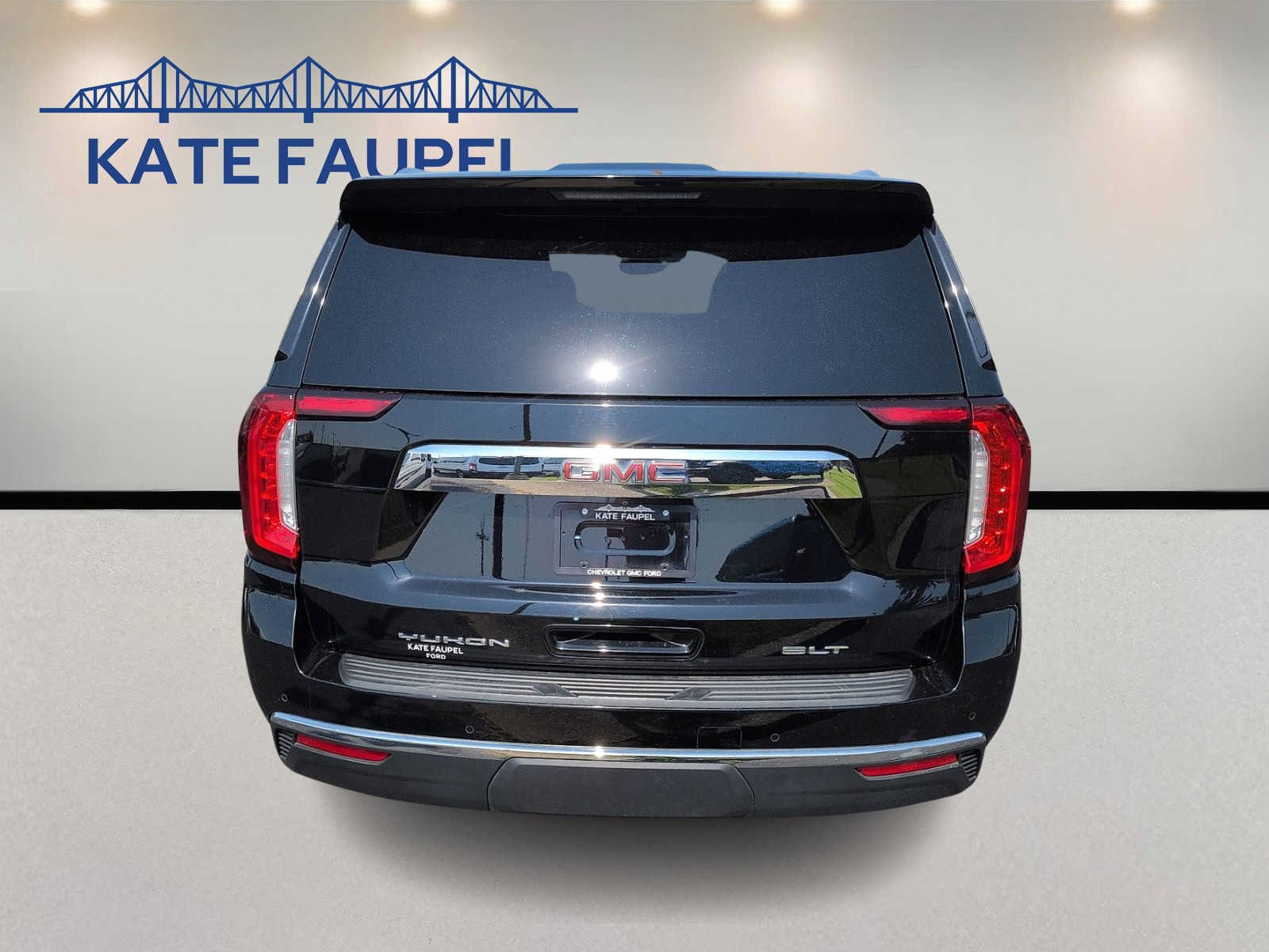 Used 2023 GMC Yukon XL SLT AWD/4WD image 6