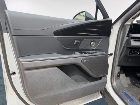 New 2026 Lincoln Nautilus Reserve w/ Jet Appearance Package AWD/4WD image 11