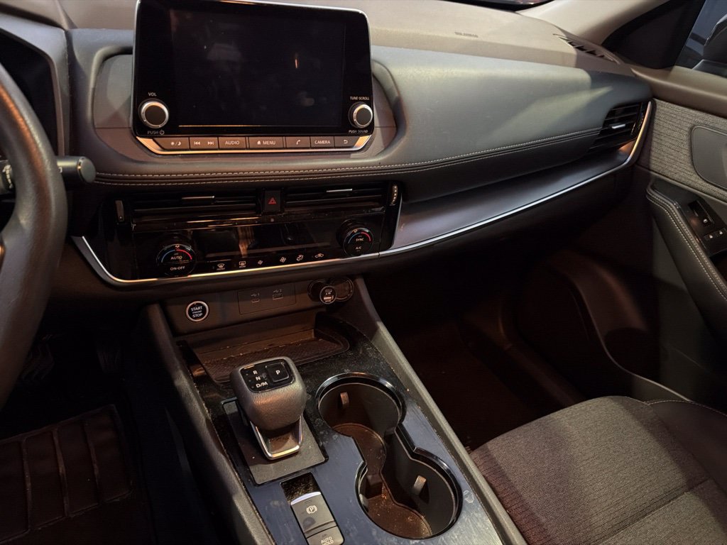 Used 2023 Nissan Rogue SV FWD image 17