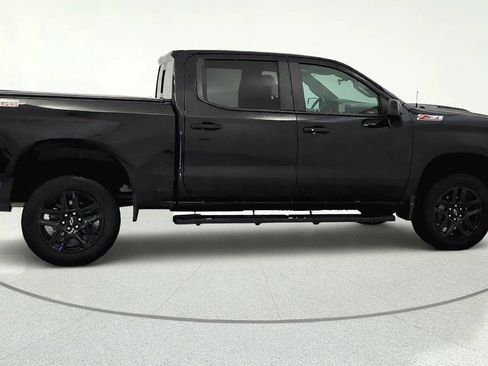 Used 2025 Chevrolet Silverado 1500 LT Trail Boss w/ Convenience Package II AWD/4WD image 6