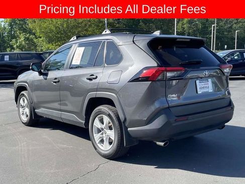 Used 2021 Toyota RAV4 XLE AWD/4WD image 3