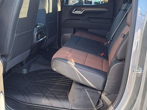 New 2026 Chevrolet Silverado 1500 High Country w/ High Country Premium Package AWD/4WD image 18