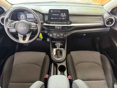 Used 2024 Kia Forte LXS w/ LXS Technology Package FWD image 20