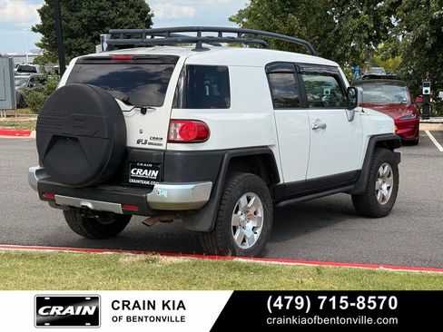 Used 2010 Toyota FJ Cruiser 4WD image 7