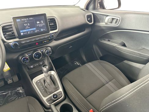 Used 2023 Hyundai Venue SEL FWD image 22