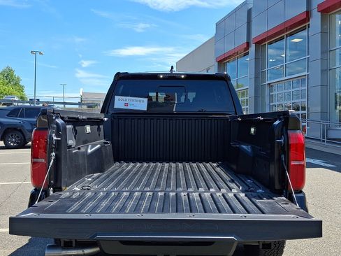 Certified 2025 Toyota Tacoma TRD Off-Road w/ TRD Off Road Upgrade Package AWD/4WD image 29
